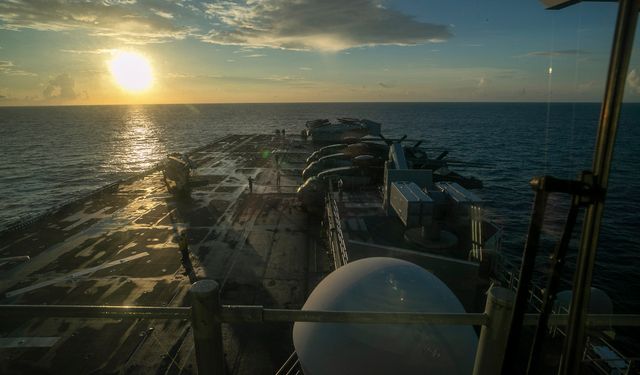 ABD: 3 bin 500 askerin bulunduğu hücum gemisi Orta Doğu'ya ulaştı