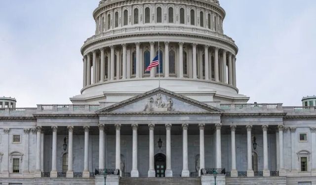 ABD Senatosu, Trump'ın 'savaş yetkileri'nin kısıtlanmasını reddetti