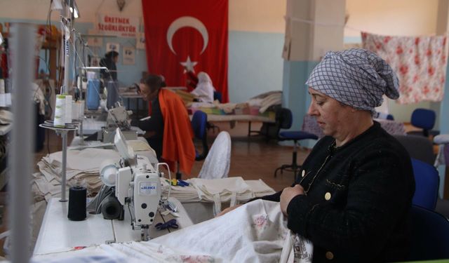 Emekli olunca köşesine çekilmedi, kadınlara umut oldu