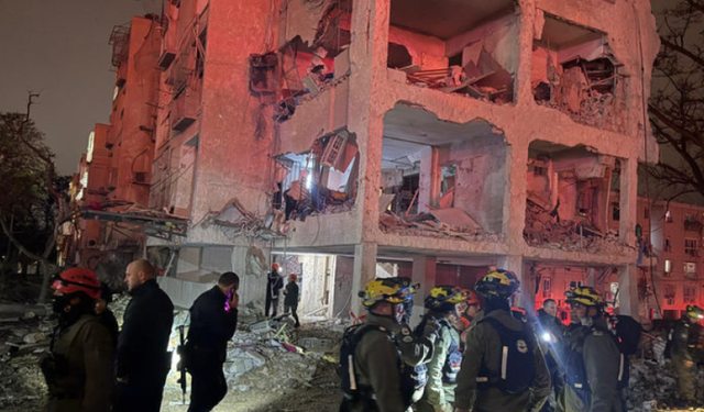 İran'dan İsrail'deki Dimona ve Arad'a füze saldırısı! Çok sayıda yaralı var