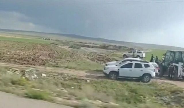 Boş arazide toprağa gömülü ceset bulundu