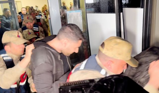 'Silahım yok' diyen Mustafa Türkay Sonel'in kamuflajlı tabancalı fotoğrafı ortaya çıktı