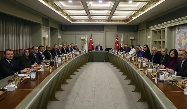 AK Parti'de MKYK toplandı