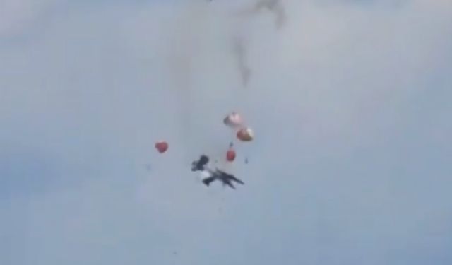ABD'de hava gösterisinde iki uçak çarpıştı