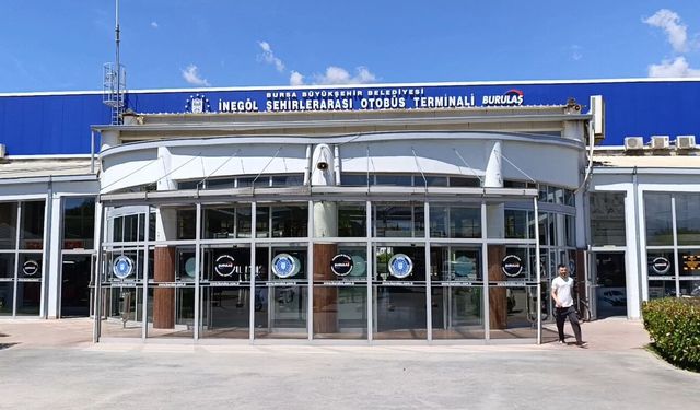 Unutulan 3,5 milyon TL değerinde ziynet eşyası dolu çanta sahibine teslim edildi