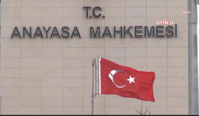 AYM'den noterlerin tatil mesaisi ve ceza yargılamasında sanığa bildirim düzenlemelerine iptal