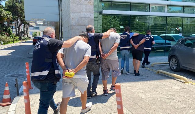 Husumetli iki grup arasında silahlı kavga; 3 yaralı