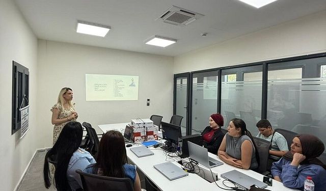 'Kadın için Teknoloji Projesi' ile 2 binden fazla kişiye ulaşıldı