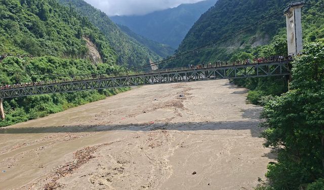 Nepal'deki selde can kaybı 165'e yükseldi