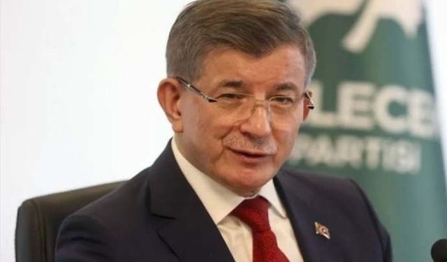 Ahmet Davutoğlu: Görevde olsaydım uçağa biner Beyrut'a inerdim!