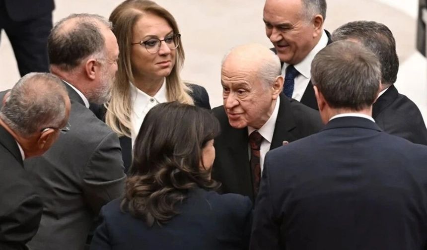 Dem Partililerle tokalaşan Bahçeli 'normalleşmeyi' sürdürdü