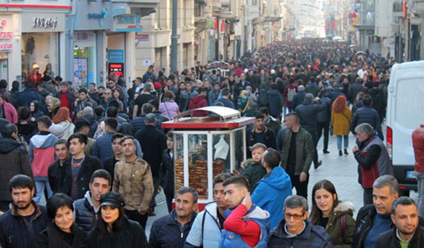 Yoğun gündeme rağmen vatandaşın tek derdi yapılan araştırmada ortaya çıktı