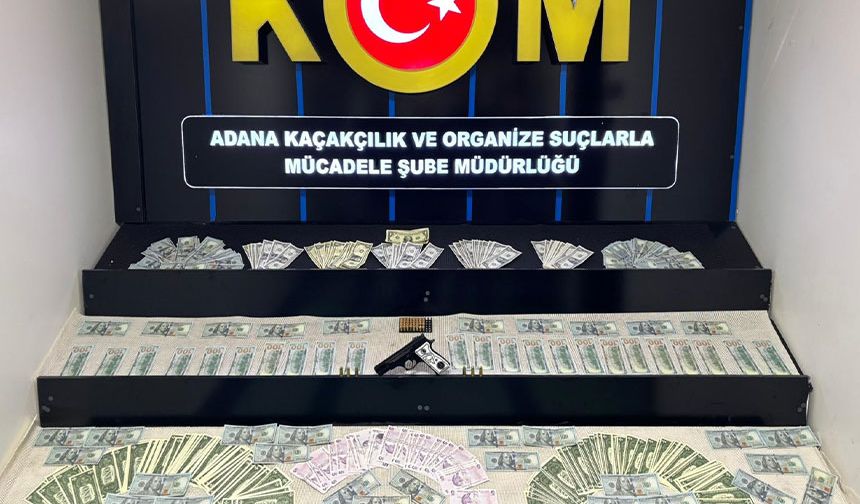 ATM'lere sahte 46 bin dolar yatırdılar! Tanınmamak için şapka ve maske kullanmışlar