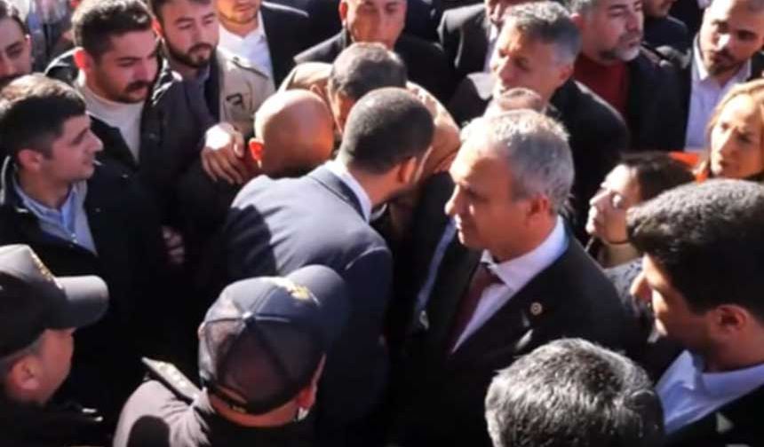 Esenyurt'ta CHP'lilere abluka! "Siz AKP'nin polisi değilsiniz"