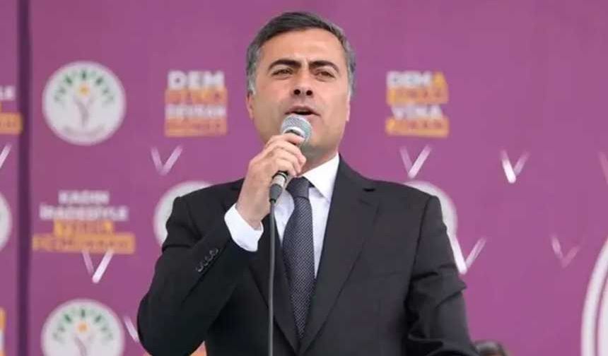 Abdullah Zeydan'dan 'kayyım' açıklaması: Mazbata AKP adayına Arvas'a verilebilir https://www.tele1.com.tr/abdullah-zeyda