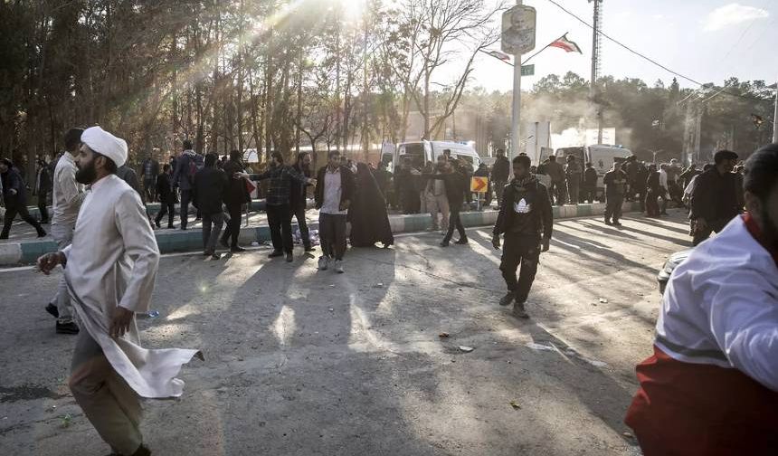 3 Ocak - İran'ın Kerman kentinde Kasım Süleymani’yi anma töreni sırasında meydana gelen iki patlamada 91 kişi öldü. Bir gün sonra tören sırasında meydana gelen saldırıyı IŞİD üstlendi.