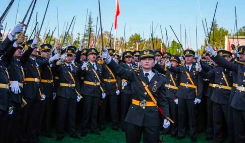 Teğmenler hakkında olumsuz kanaat bildirmeyen Tabur Komutanı görevden alındı iddiası