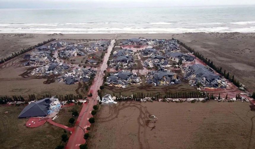 Menzil'in kaçak tatil köyüne şafak baskını! Kepçeler villaları dümdüz etti