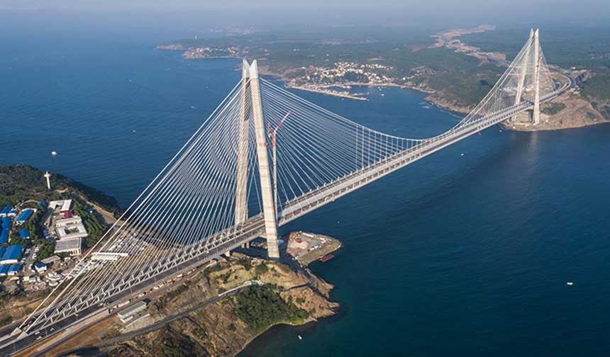 Karayolları Genel Müdürlüğü (KGM), köprü, otoyol ve tünellerin yeni ücretlerini açıkladı.

Yavuz Sultan Selim 1. Sınıf yüzde 15 zamlanırken, 15 Temmuz köprüsü yüzde 42 zamlandı.