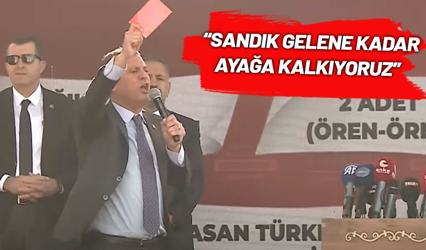 Özgür Özel bir kez daha kırmızı kartla 'erken seçim' çağrısı yaptı