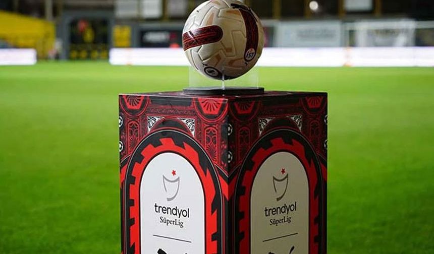 Trendyol Süper Lig'de 31. hafta, bu akşam oynanacak olan Eyüpspor-Adana Demirspor maçıyla tamamlanacak. 

Ligin bitimine 7 maç kalırken, Galatasaray ile Fenerbahçe'nin Şampiyonluk rekabeti devam ediyor.