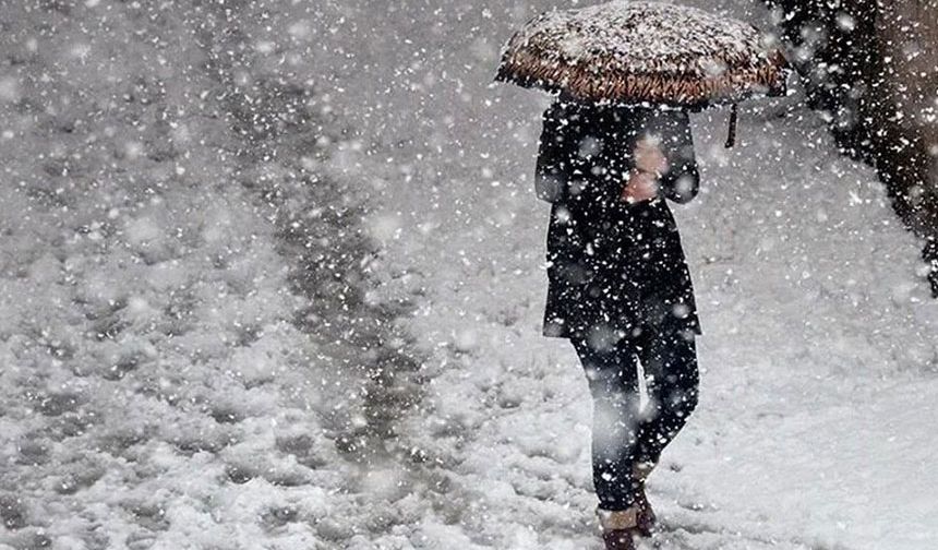 Perşembe günü itibari ile kar yağışı İstanbul ve çevresini etkisi altına alması beklenirken İç, Doğu Anadolu ve Karadeniz Bölgeleri'nde kar yağışı etkisini artıracak