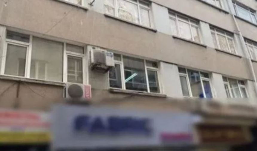 Olay Ekim 2023 tarihinde İstanbul Yeşilköy'de yaşandı. İstanbul Barosu'na üye olan avukat Işıl Gülümser, beraberindeki bir kişiyle Beyazıt'tan yola çıktı. Saat 20.10 sıralarında Yeşilköy'deki Hava Harp Okulu kavşağını geçen Gülümser, seyir halindeyken üzerinde iki kişinin bulunduğu bir motosikletin kendisini takip ettiğini anladı. Sabah gazetesinden Huzeyfe Atıcı'nın haberine göre, Gülümser'in lüks aracı, kasklı iki kişi tarafından kurşunlandığı ifade edildi.

