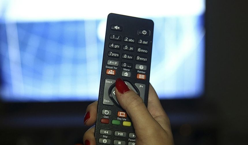 Geçen hafta ise gününü değiştirme kararı alınan dizi, cumartesi akşamı 8. bölümüyle ekrana geldi.
