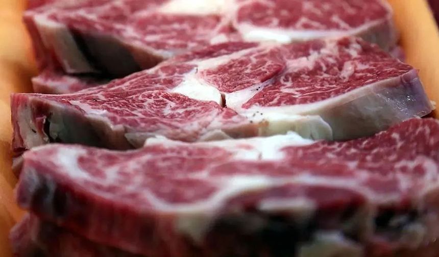 Bakanlık tarafından açıklanan "Sağlığı Tehlikeye Düşürecek Gıdalar" listesinde yer alan firmalar şaşkınlığa uğratmaya devam ediyor. Söz konusu listede yer alan bazı firmaların ürünlerinde "domuz eti" tespit edildi.
