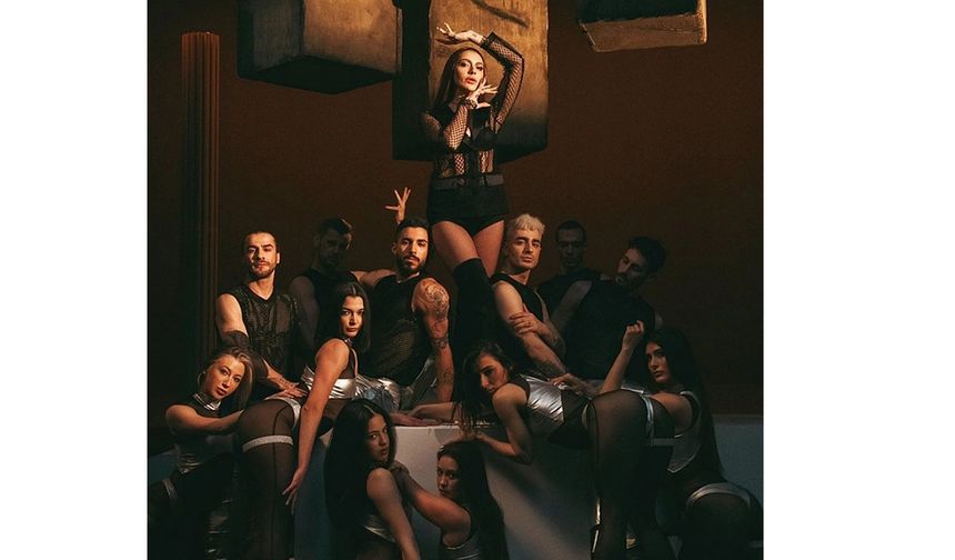 Hadise'nin 'Fırtınam' klibi yayınlanır yayınlanmaz sosyal medyayı kasıp kavurdu.