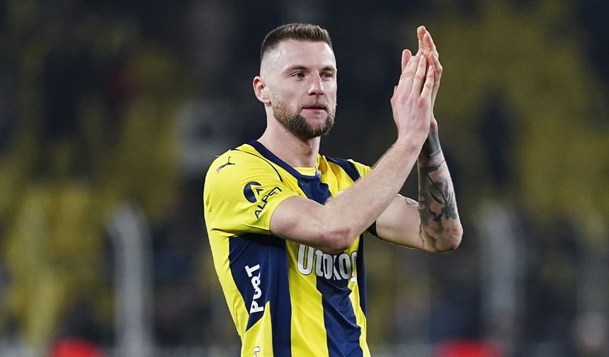 İtalyan basınındaki haberin detaylarında, Skriniar'ın kazandığı yıllık ücretin de transfer için dikkat edilmesi gereken bir unsur olduğu kaydedildi.

Fenerbahçe de performansından memnun olduğu Skriniar'ı kadrosunda tutmak istiyor. Sarı-lacivertlilerin 30 yaşındaki futbolcu için sezon sonunda Paris Saint-Germain ile görüşmelerde bulunması bekleniyor.