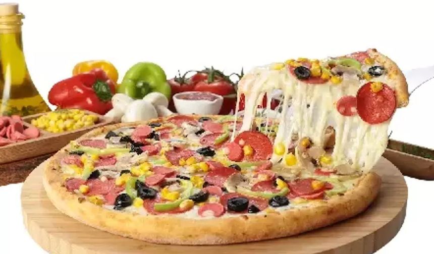 Yemeksepeti, Dünya Pizza Günü'ne özel olarak pizza tüketim alışkanlıklarına dair verileri duyurdu. Buna göre 2023 yılına kıyasla 2024'te pizza siparişlerinde yüzde 12'lik bir artış yaşandı.