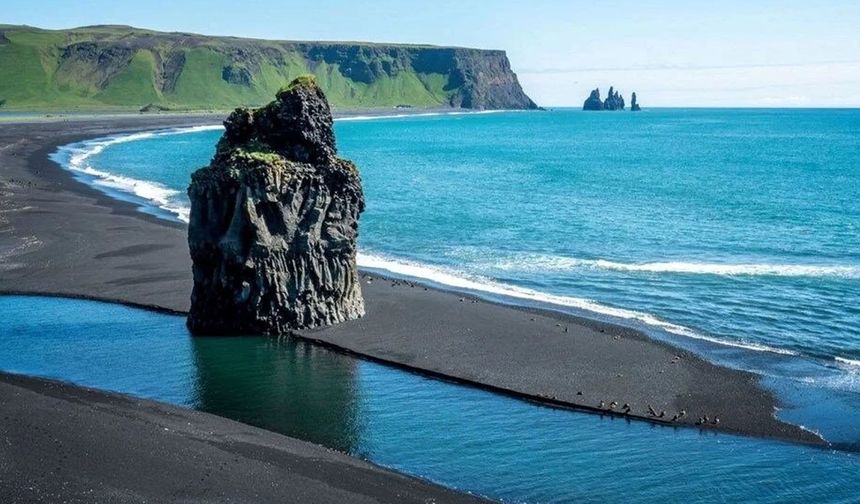 9. Reynisfjara, İzlanda