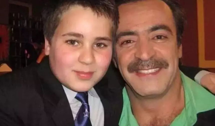 'Akasya Durağı' dizisinin oyuncuları sosyal medyanın konuşulanlarından olmaya devam ediyor. Onlardan biri de 'haylaz Can' karakterine hayat veren Erimşah Bora.
