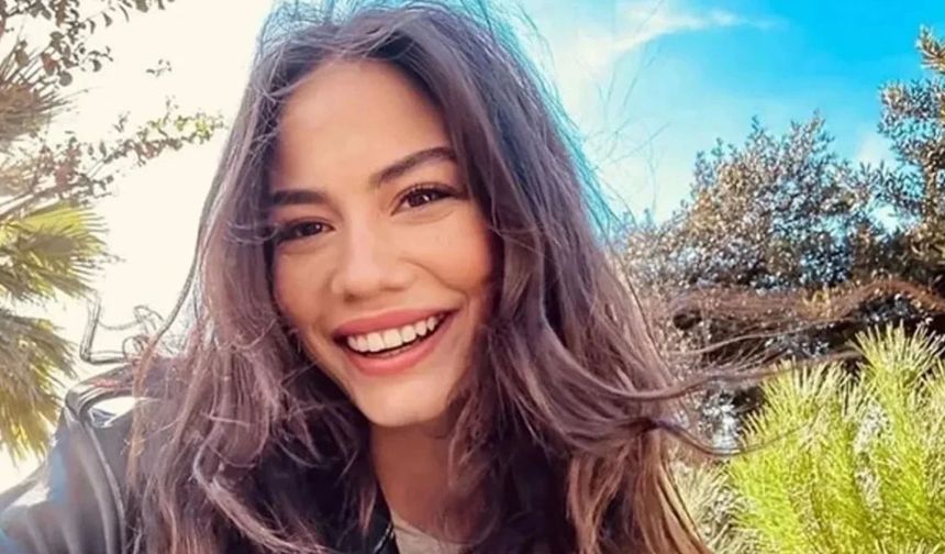 Kariyeri boyunca birçok başarılı yapımda rol alan Demet Özdemir, farklı imajıyla dikkat çekti. 