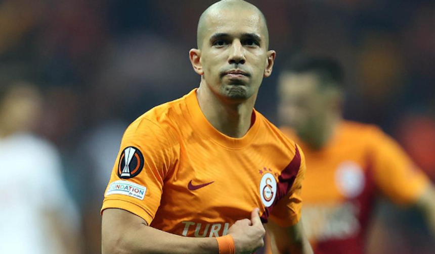 Rus basınından RPL Sky'ın haberine göre, Cezayirli futbolcunun Instagram'dan birkaç kulübe beni alın mesajı gönderdiği ortaya çıktı.