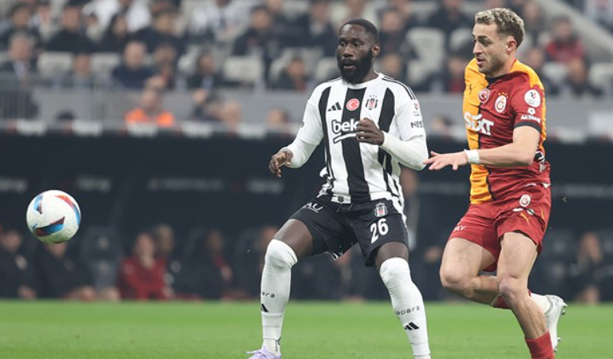 FRANKOWSKI'NIN KIRMIZI KARTI DOĞRU MU? | 

Bülent Yıldırım: Bariz gol şansı kriterleri belli. Topun kaleye mesafesi, rakip oyuncuların konumu, atağın yönü, topun kontrol olasılığı... Top evet kontrolde, rakip oyuncu engelleyecek kimse yok, diğer bütün kriterler tutuyor. Top ceza alanı ön çizgisine paralel alınmış. İçeri doğru kontrol etse yüzde yüz kırmızı kart ve bariz gol şansı diyeceğim. Sahada hakem kararı desteklenmeli. Sarı kart yeterli. Hakemin sübjektif içerikte değerlendirme yapacağı pozisyon olduğu için atağın geneli itibarıyla hakemin sarı kartını kabul ederim. Hakem sarı da verse kırmızı da verse saygı duyulacak pozisyon. | 

Bahattin Duran: Sarı kart veren hakemi eleştirmem. Teraziye koysam yüzde 60-70 kırmızı derim. Kırmızıya daha yakınım sahada. Yüzde yüz gol şansı diyemiyorum. | 

Deniz Çoban: Oyuncu topu güzel kontrol etmiş, yetişebilecek en yakın oyuncu Abdülkerim 'bana göre' burada oyuncu topu stop edip dönüp, cephesini kaleye dönüp şutunu atana kadar yetişebilecek hiçbir oyuncu yok. Hakemin sarı kart kararı yanlış. Sahada kırmızı kart olmalıydı.
