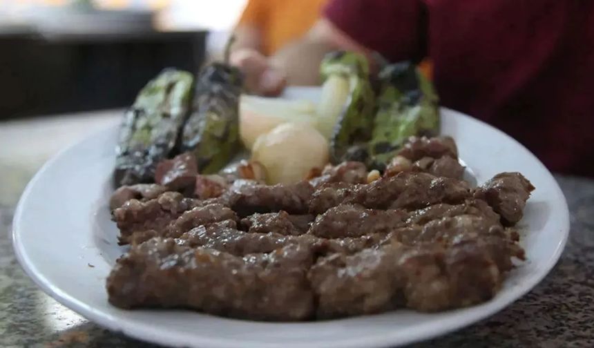 6 Mart'ta listeye eklenen catering şirketi şaşkınlığa neden oldu.
