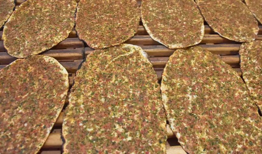 Tarım ve Orman Bakanlığı tarafından yayımlanan 'Taklit veya Tağşiş Yapılan Gıdalar' ve 'Sağlığı Tehlikeye Düşürecek Gıdalar' listeleri gündemdeki yerini korumaya devam ediyor. 