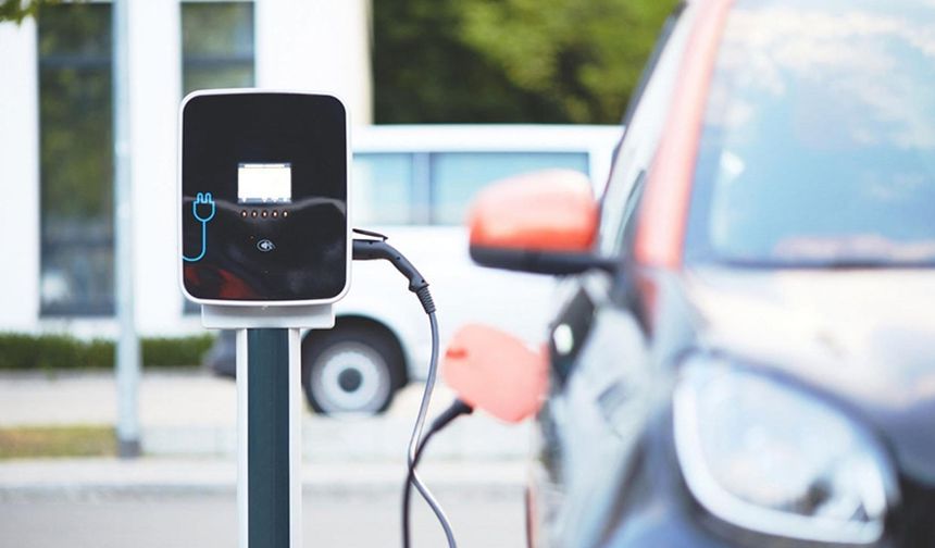 Listenin zirvesinde 'Tesla Model Y' yer aldı. Amerikan devini yerli ve milli otomobil TOGG takip etti. Peki, şubatta en çok satılan elektrikli otomobiller hangileri? İşte, şubat ayının en çok satan elektrikli otomobilleri...