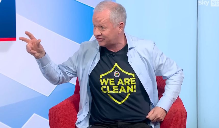 Fenerbahçe'nin Trabzonspor'u 3-2 mağlup ettiği karşılaşmanın ardından konuşan teknik direktör Jose Mourinho'nun "We are clean (Biz temiziz)" ifadesi gündem olmuştu. Fenerbahçe, geçtiğimiz günlerde de bu sözlerin yer aldığı bir tişörtü satışa sundu.