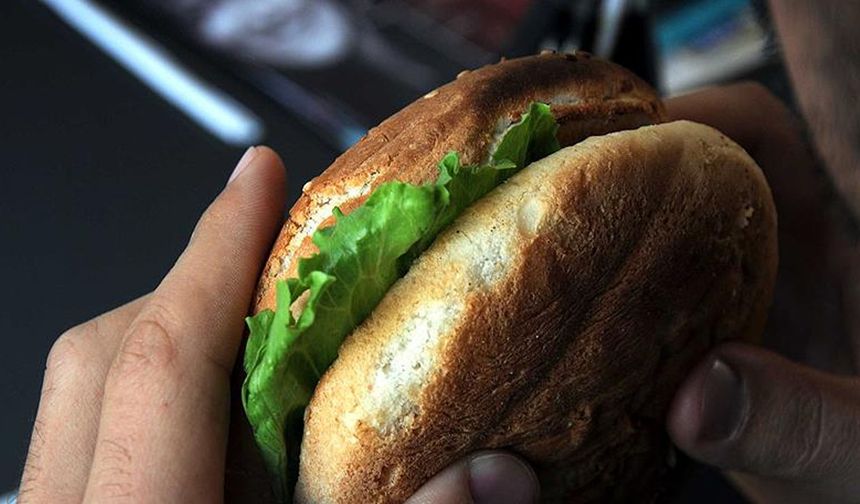 Birçok restoranın hamburgerinde uygunsuzluk tespit edildi.