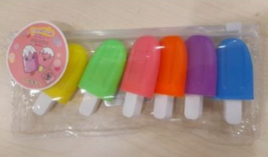 Çin'de üretilen "Mao Mao Yu" marka "Popsicle Highlighter" ibareli dondurma şeklindeki altılı fosforlu kalemin hem kimyasal hem de sağlık riski barındırması, yaralanmaya neden olabileceği gerekçeleriyle piyasaya satışı yasaklandı ve toplatma kararı verildi.