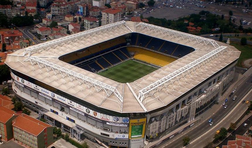 Fenerbahçe yönetimi, yeni sezonda Şükrü Saracoğlu Stadyumu'nun kapasite artırımı için düğmeye bastı. 

