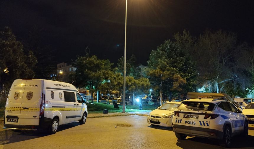 Kayseri'de borç kavgası! Birbirlerini bıçakladılar