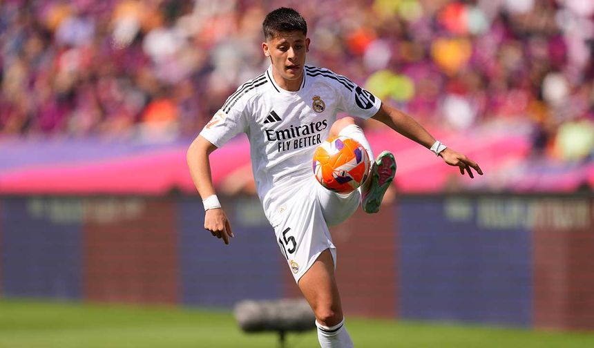 LaLiga'da şampiyonluğu Barcelona'ya kaptıran Real Madrid'de teknik direktör Carlo Ancellotti ile sezon sonunda yolların ayrılacağının belli olmasının ardından, Arda Güler'in takımdaki geleceği hakkında önemli gelişmeler yaşanıyor.