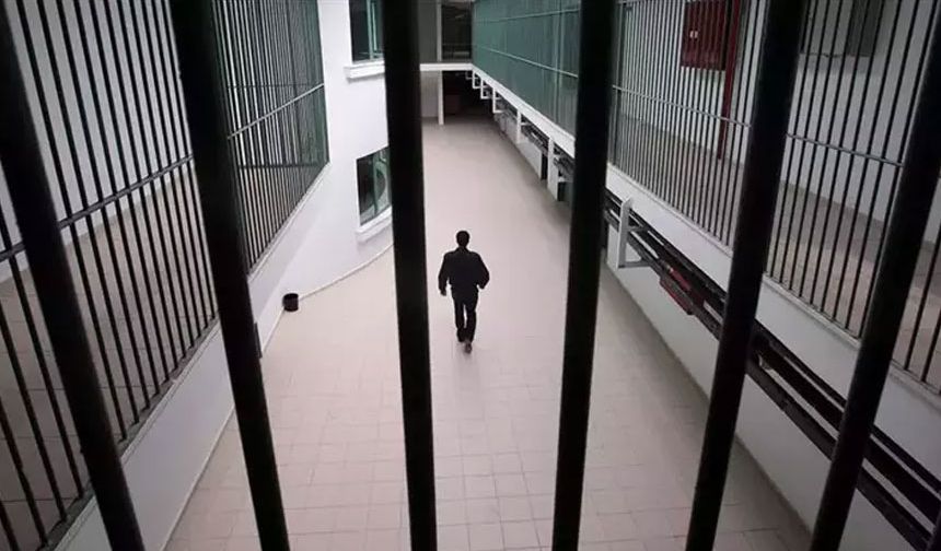 'Cezaevleri şu an ülkenin kanayan yarası' dedi, içler acısı durumu anlattı