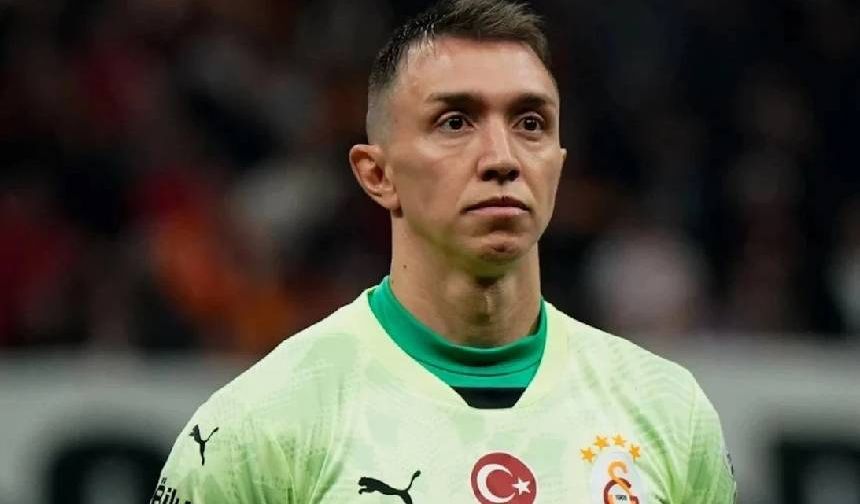 Fernando Muslera'nın imza töreninde gerginlik yaşandı