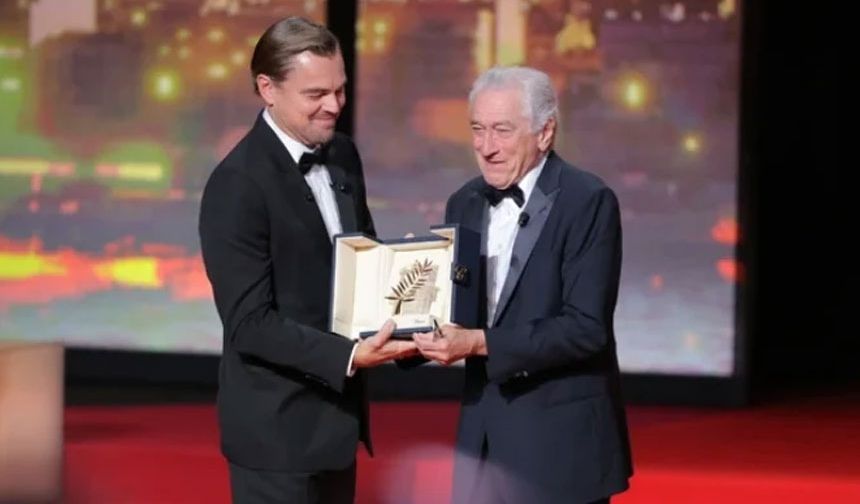 Cannes'da onur ödülü alan Robert De Niro Trump'a demediğini bırakmadı