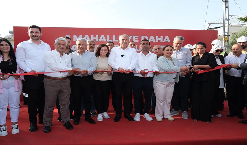 Zeydan Karalar 4 mahalleyi daha devasa altyapı hizmetiyle buluşturdu